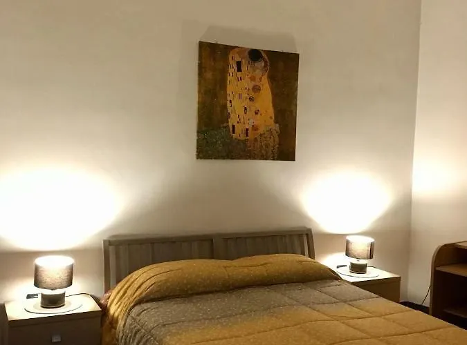 Blackboard House * Bari